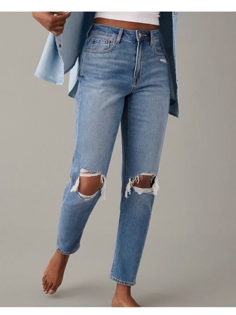 American Eagle Mom Jean Ripped Size 4 - Picture 1 of 8